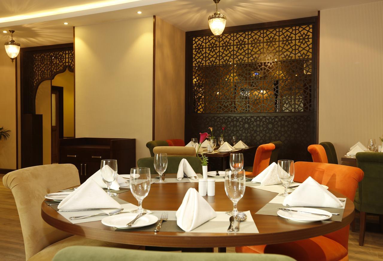 Hotel Swiss Flora 3*